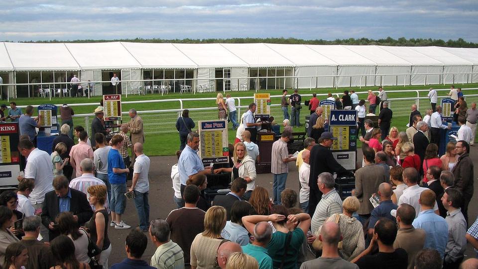 Starting Price vs Best Odds Guaranteed: Which Price Your Horse Bet Gets